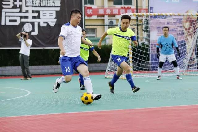 上海男篮官宣续约刘铮 上赛季荣膺本土抢断王