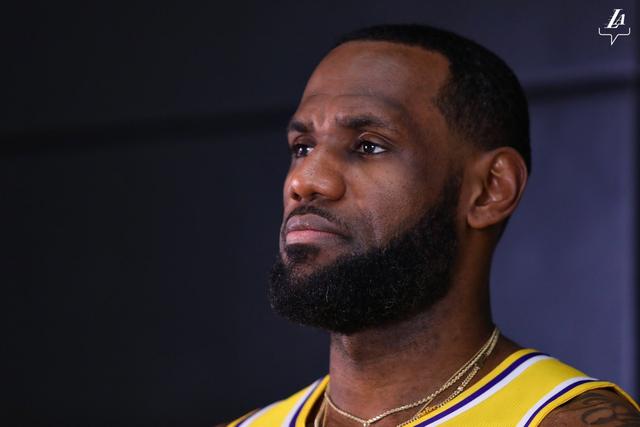 浓眉40+16詹姆斯18+8+8 湖人终结灰熊4连胜